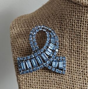RARE Sherman Ribbon Blue Crystal Ribbon Brooch